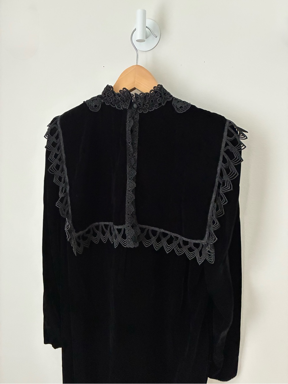 Jessica McClintock Black Velvet Lace High Neck Long Sleeve Midi Dress 6 - Picture 3 of 6